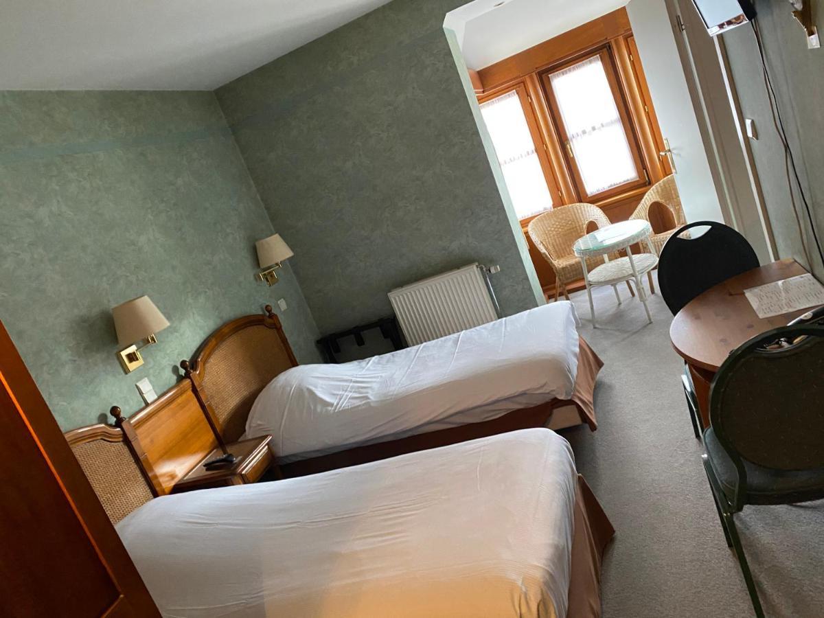 Hotel Du Roy Bouillon Bagian luar foto