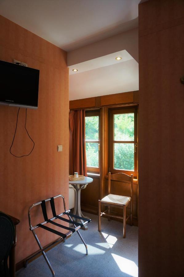 Hotel Du Roy Bouillon Bagian luar foto