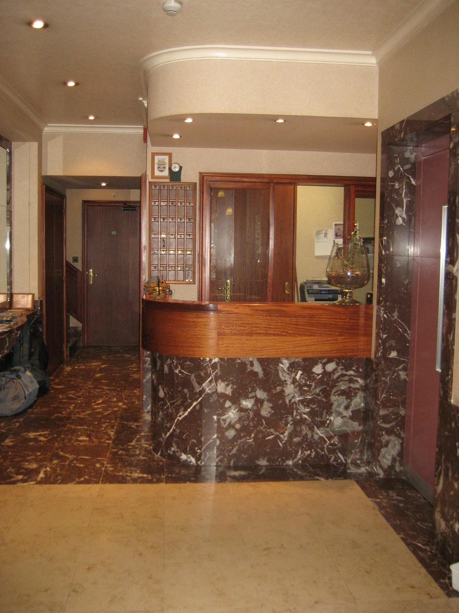 Hotel Du Roy Bouillon Bagian luar foto