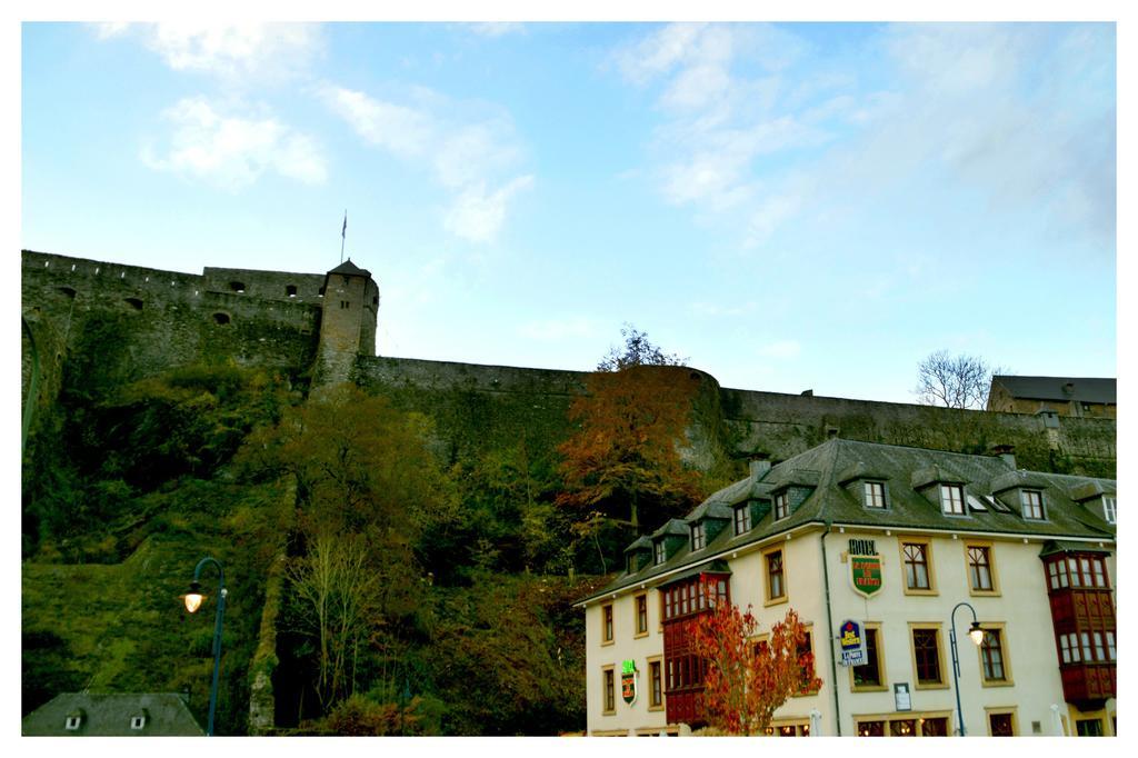 Hotel Du Roy Bouillon Bagian luar foto