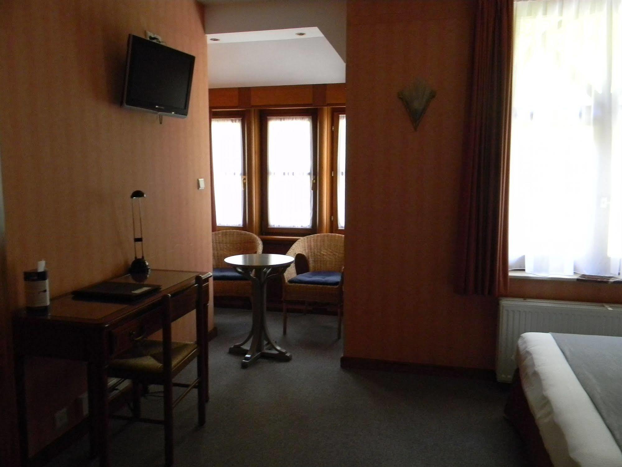 Hotel Du Roy Bouillon Bagian luar foto