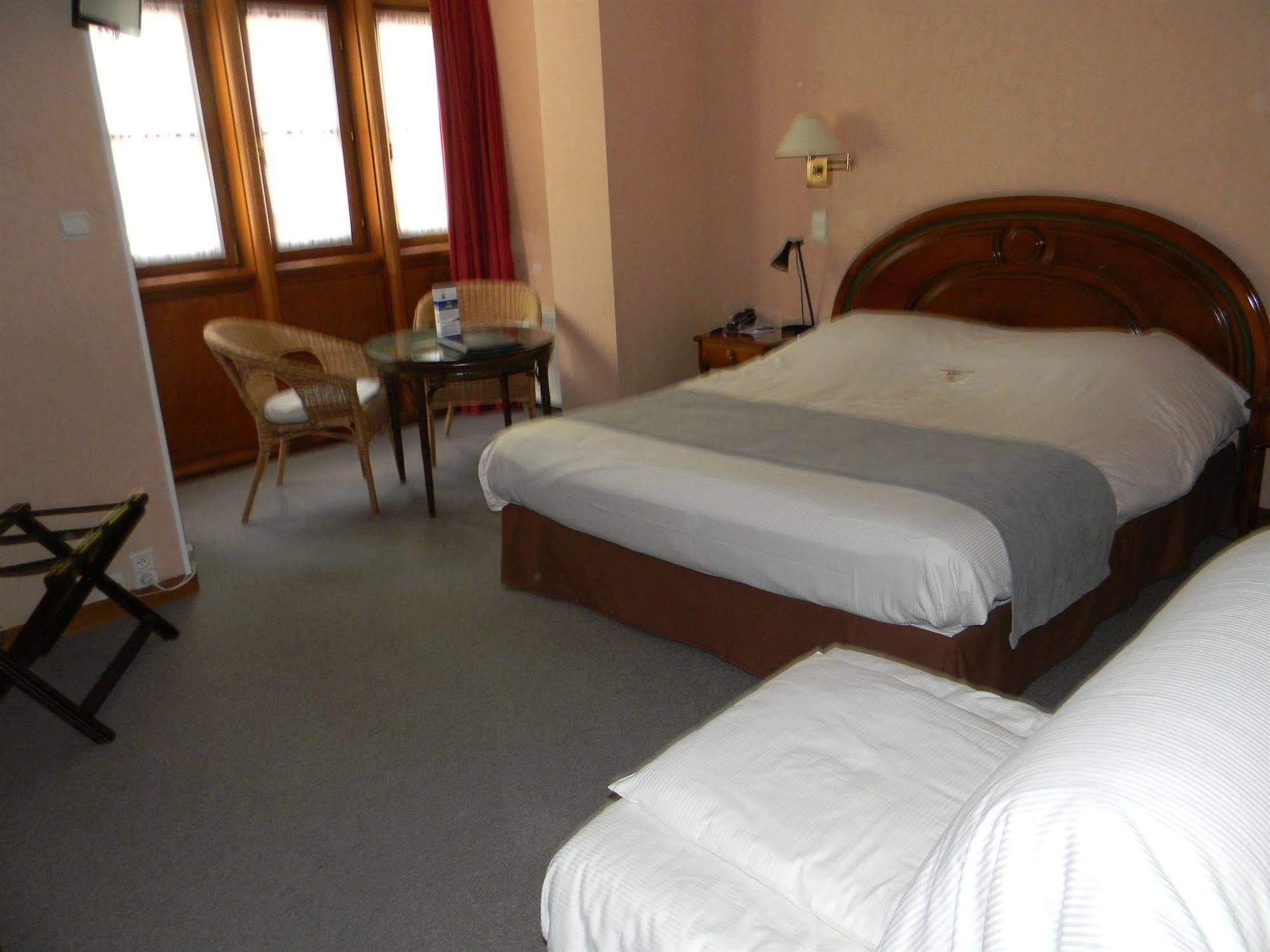 Hotel Du Roy Bouillon Bagian luar foto