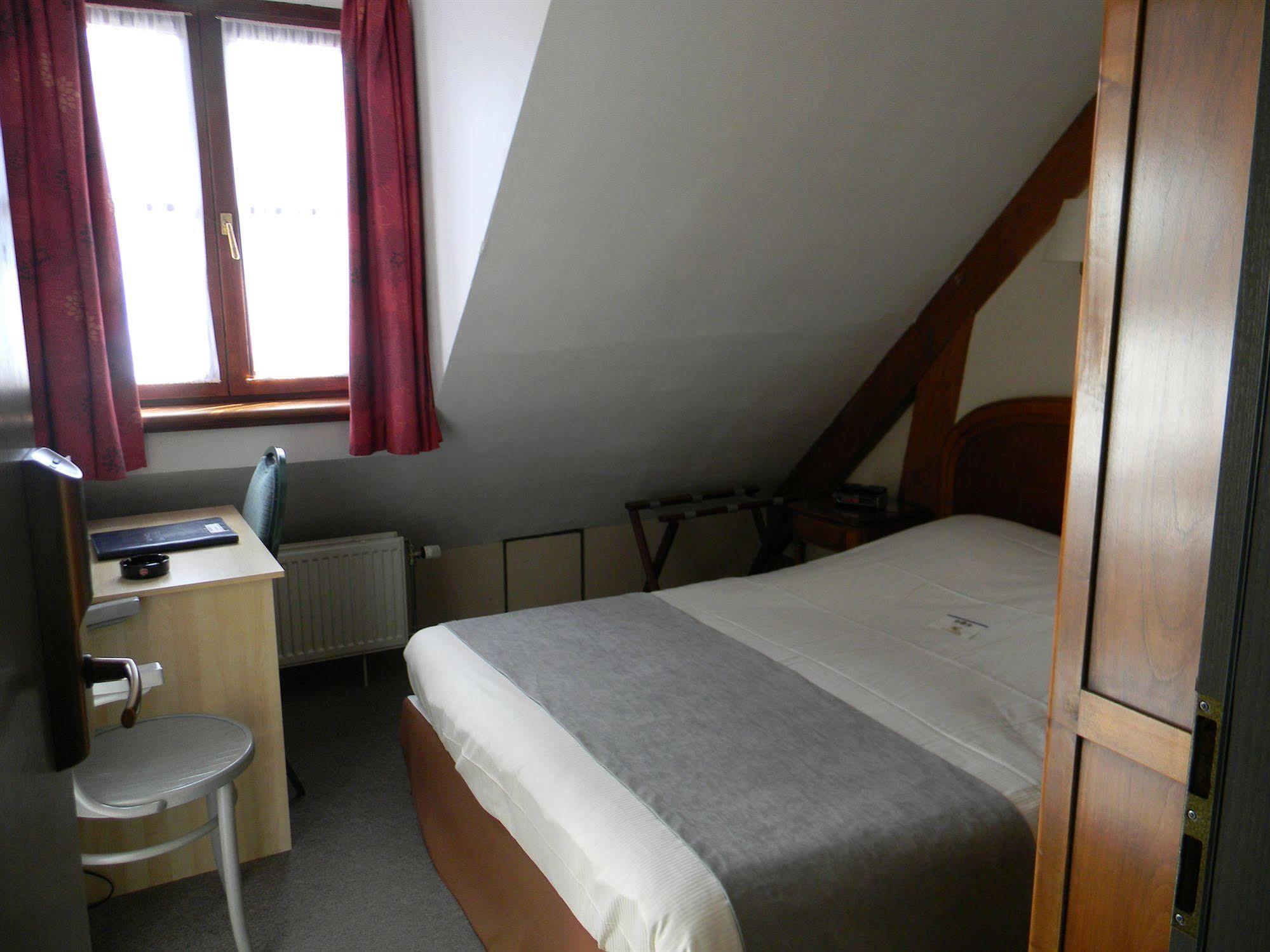 Hotel Du Roy Bouillon Bagian luar foto
