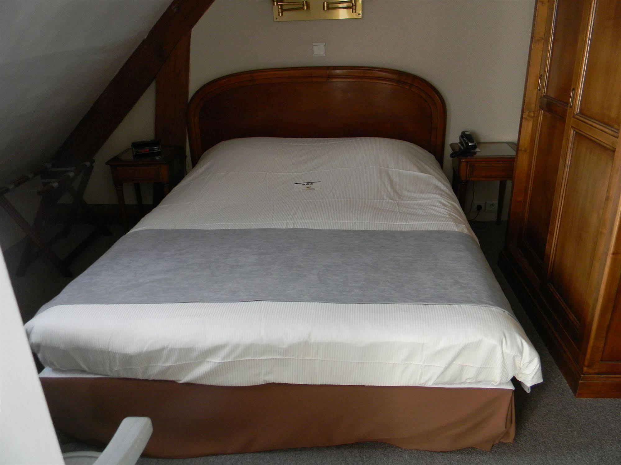 Hotel Du Roy Bouillon Bagian luar foto