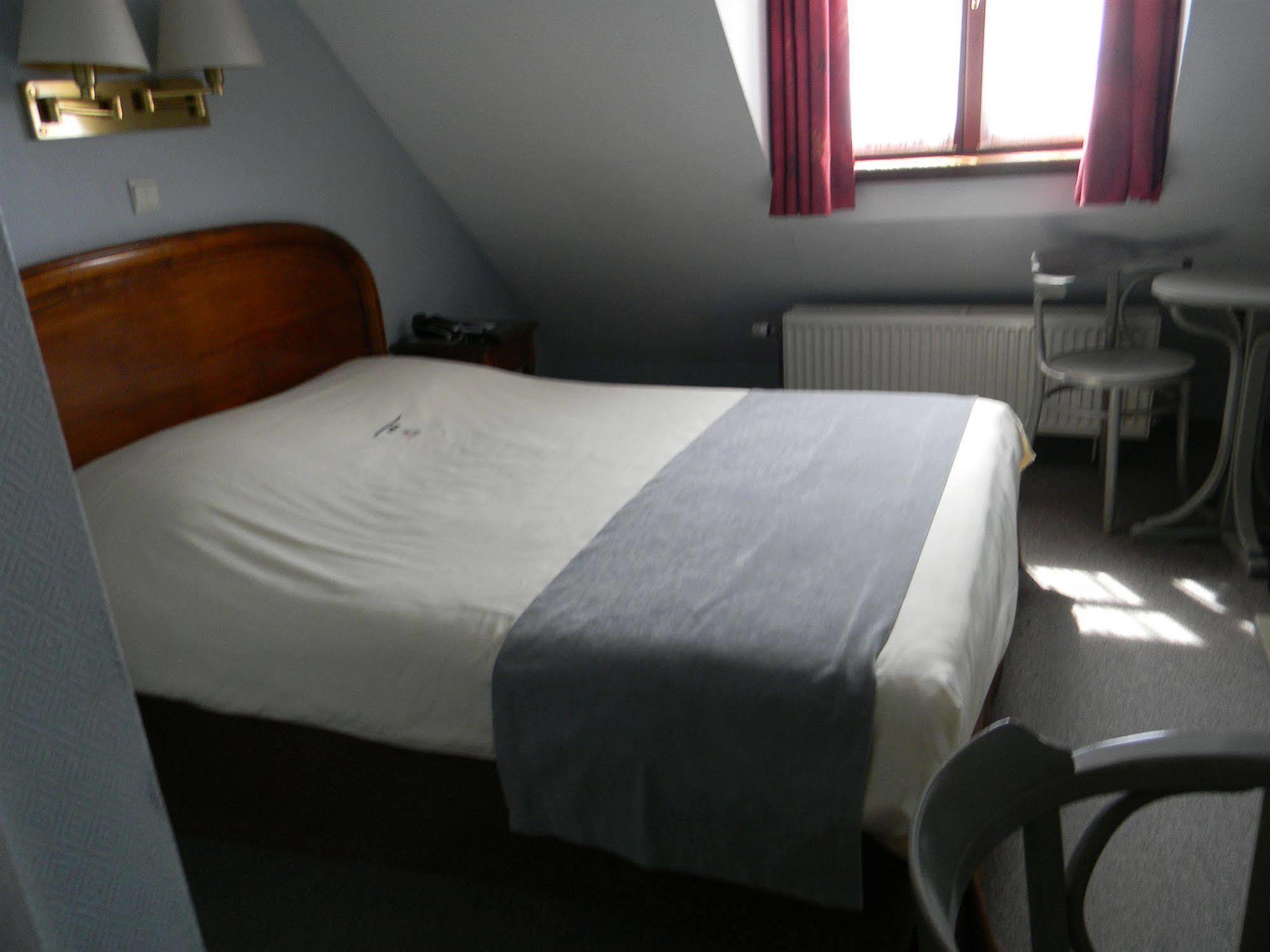 Hotel Du Roy Bouillon Bagian luar foto