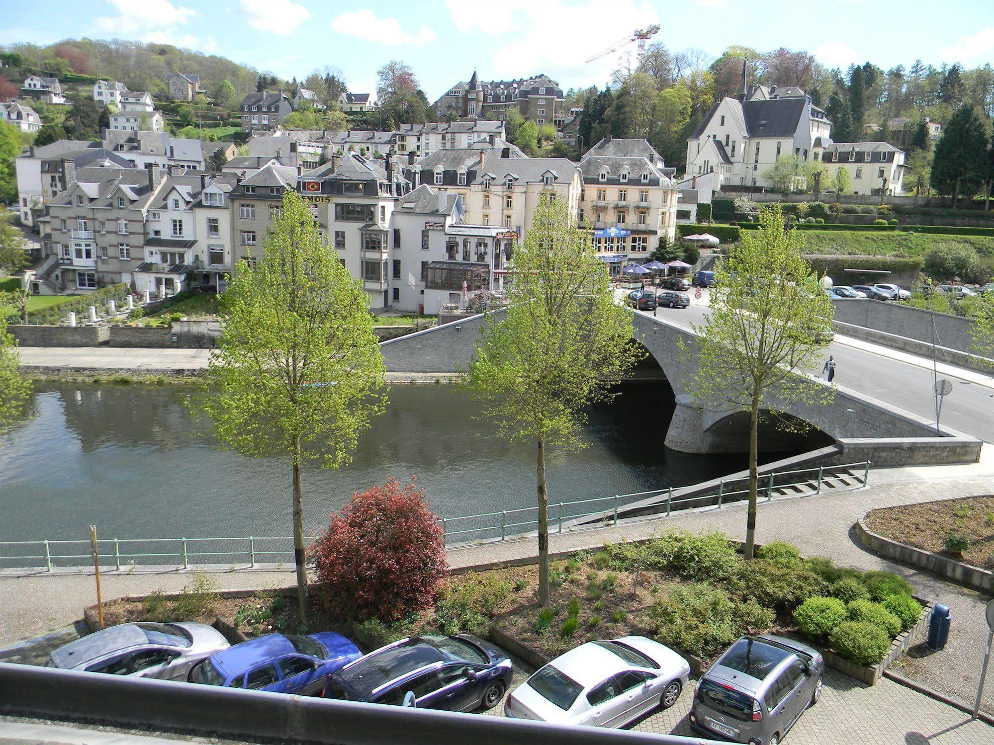 Hotel Du Roy Bouillon Bagian luar foto